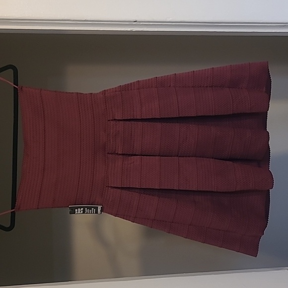 Express Strapless Sweetheart Pleated Skater Dress Maroon Wine NWT Size M - Picture 13 of 17